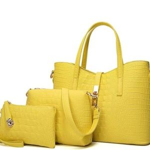 FREE SHIPPING - 3 PIECE PURSE SET